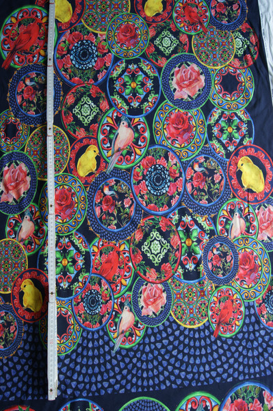 BW-Jersey bunt/dklblau Rosen,Vögel Rapportmuster