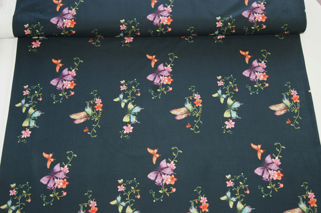  Jersey schwarz Blumen, Schmetterlinge mit Rapport